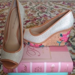 Antonio Melani floral wedges 9.5